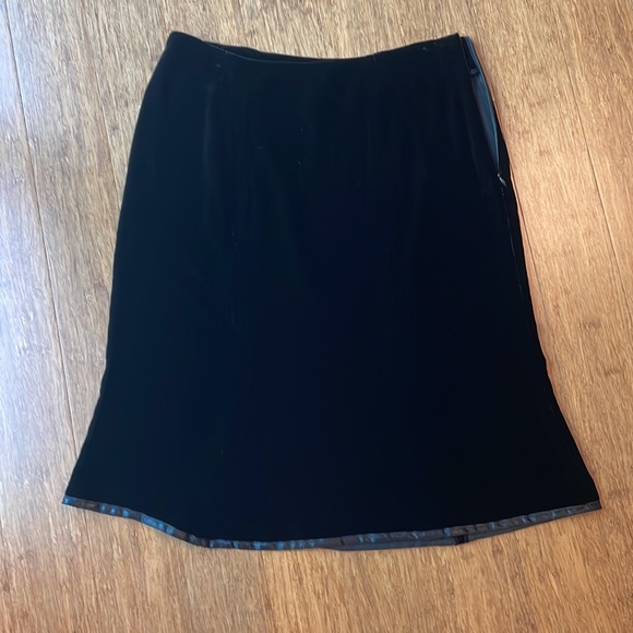 Mac & Jac velvet skirt - Picture 1 of 4